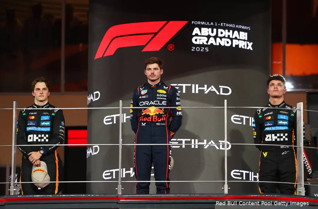 max-verstappen-red-bull-racing-gp-abu-dhabi-2025-zondag-mclaren-oscar-piastri-lando-norris