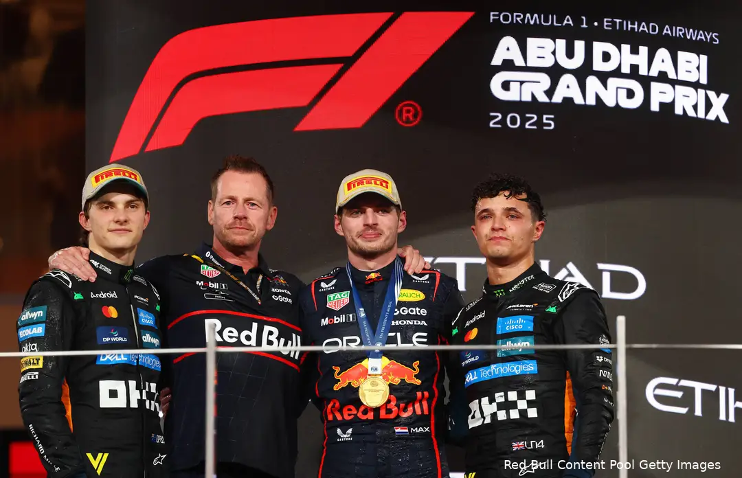 max-verstappen-red-bull-racing-gp-abu-dhabi-2025-zondag-mclaren-oscar-piastri-lando-norris