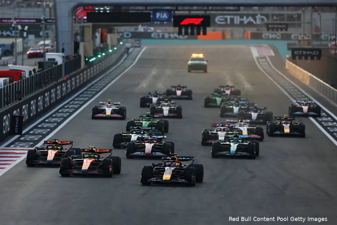 max-verstappen-red-bull-racing-gp-abu-dhabi-2025-zondag-start-2