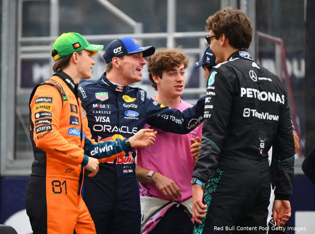 red-bull-racing-max-verstappen-gp-australie-zondag-2026-george-russell-mercedes-franco-colapinto-alpine-oscar-piastri-mclaren