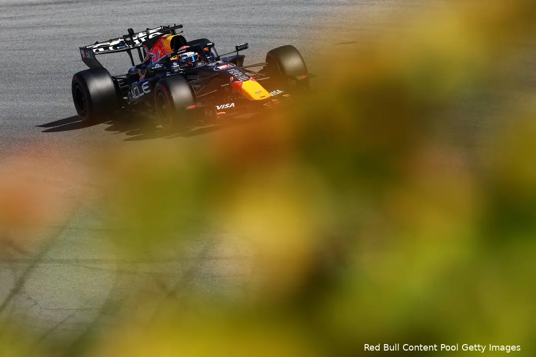 max-verstappen-rb22-red-bull-racing-vrijdag-Barcelona-Spanje