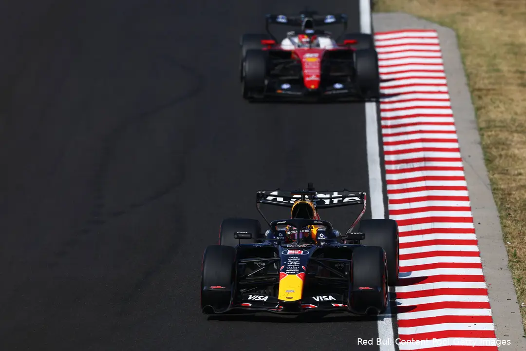 max-verstappen-red-bull-racing-gp-hongarije-2026-zondag-charles-leclerc