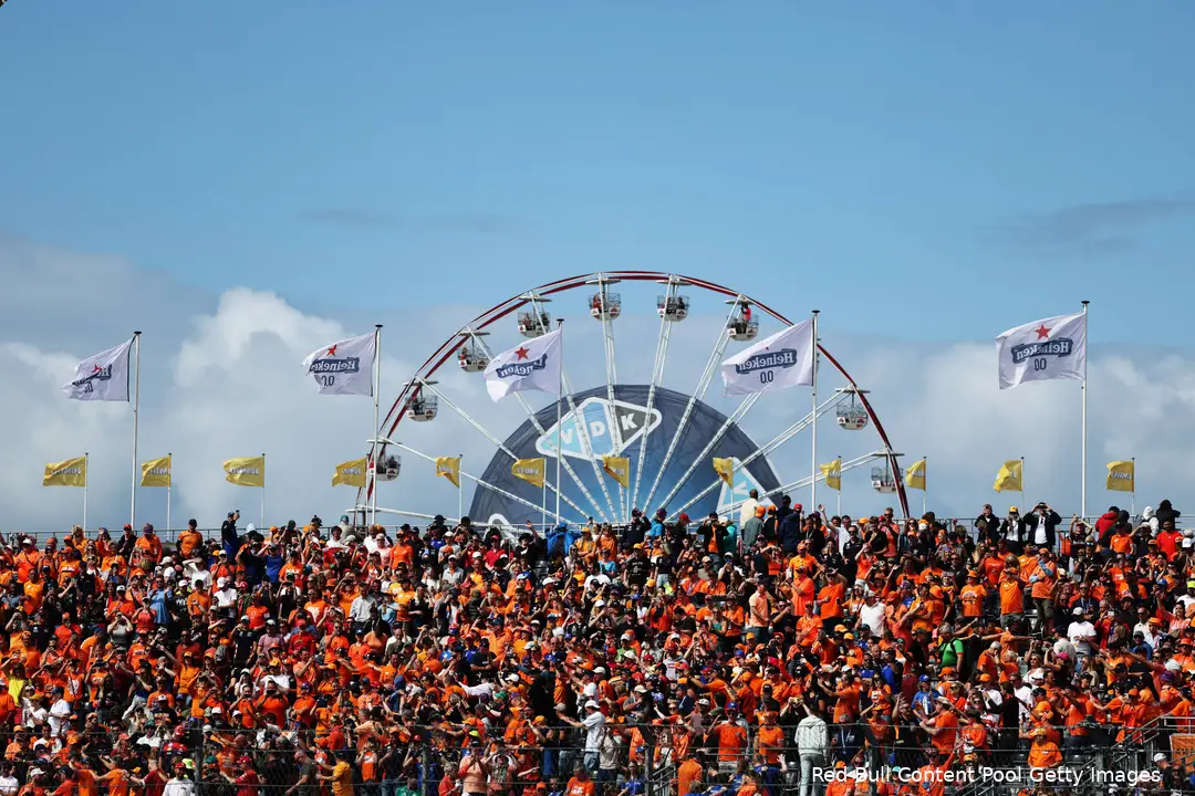 orange-army-zandvoort-fans-red-bull-racing-gp-nederland-2026-zondag