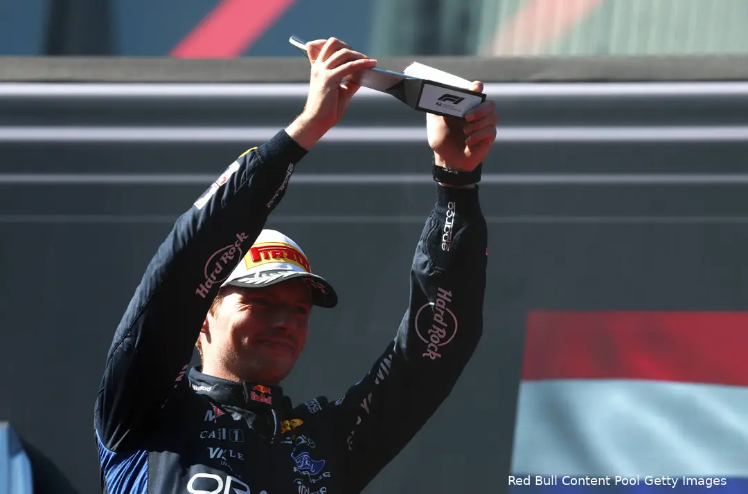 podium-max-verstappen-red-bull-racing-gp-spanje-2026-zondag