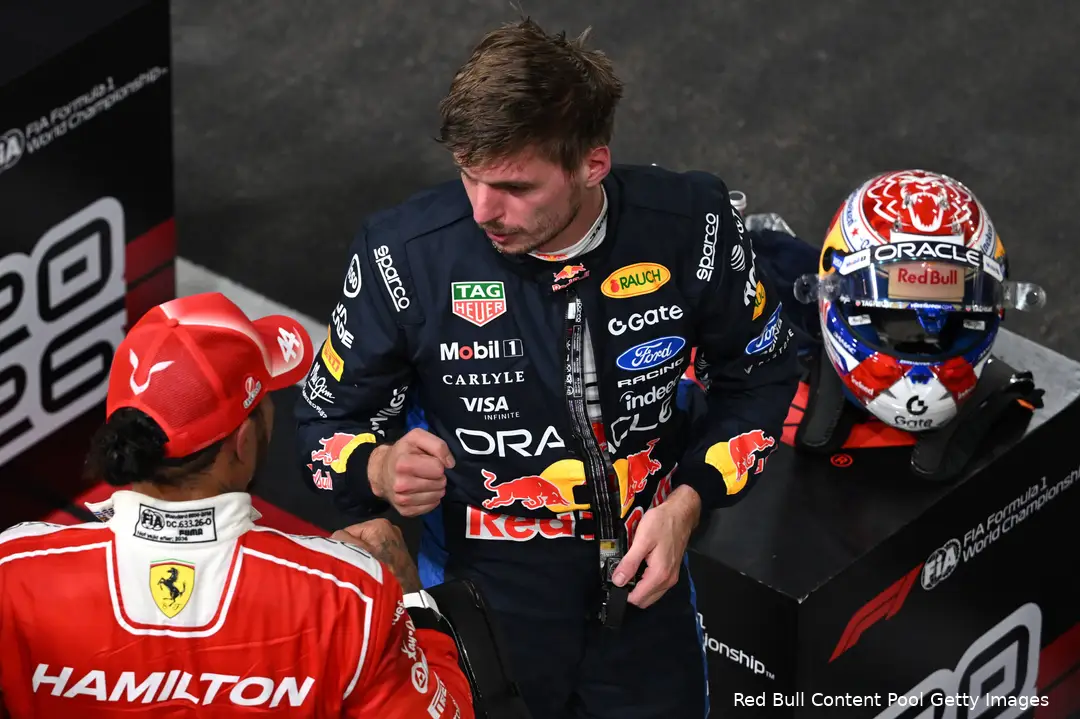 max-verstappen-red-bull-racing-gp-singapore-2026-zaterdag-poleposition-ferrari-lewis-hamilton