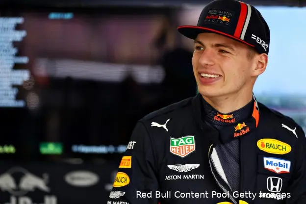 Max Verstappen lacht