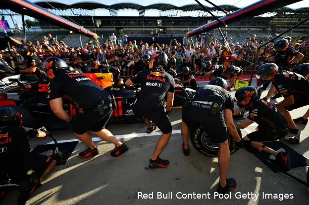 Red Bull Racing pitcrew