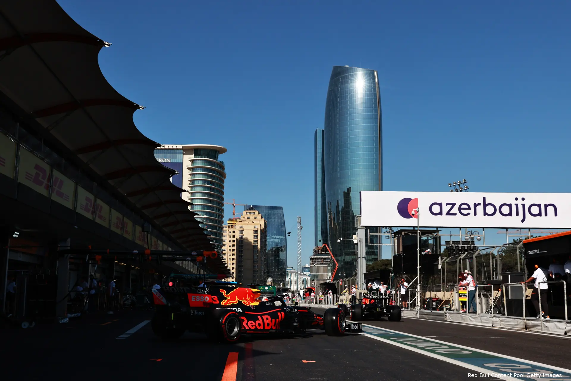 Verstappen uitrijden kwalificatie Baku