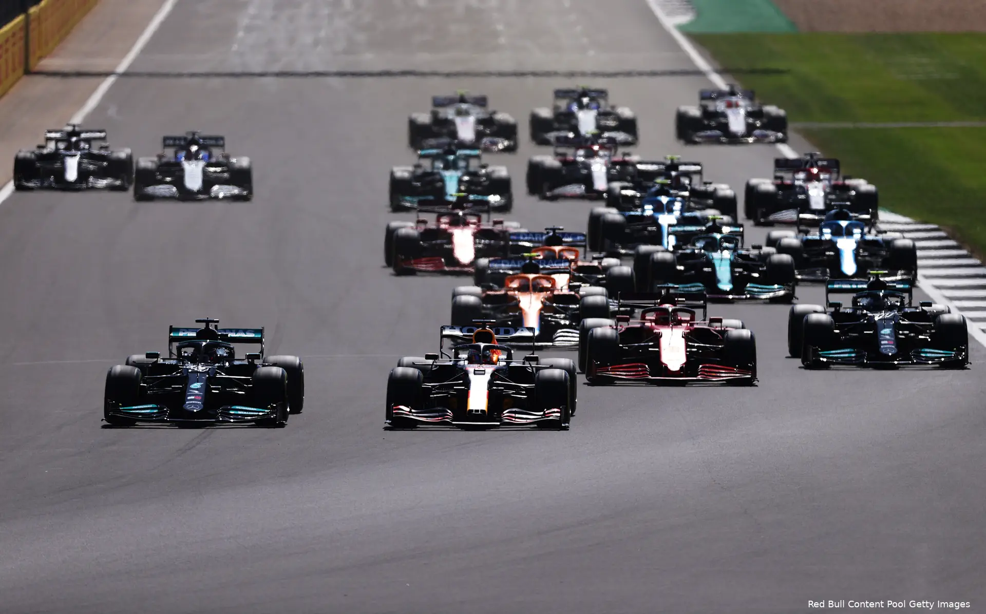 grid redbull mercedes ferrari hamilton verstappen silverstone