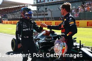 max verstappen lewis hamilton silverstone 60f33219ae41c