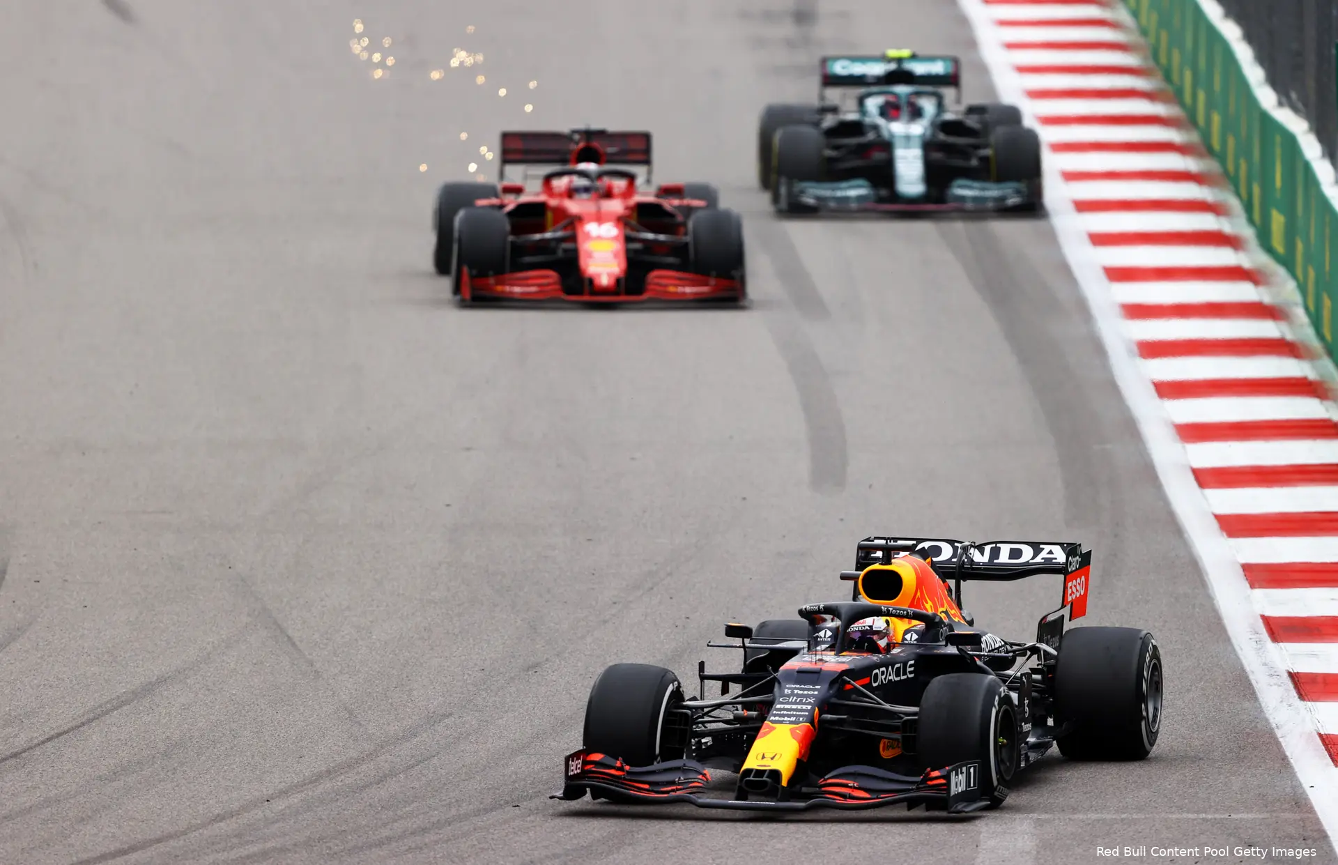 max verstappen rusland sochi red bull rb16b