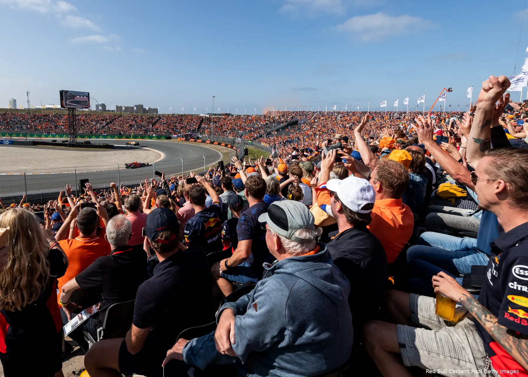 max verstappen zandvoort dutch gp red bull fans tribune oranje