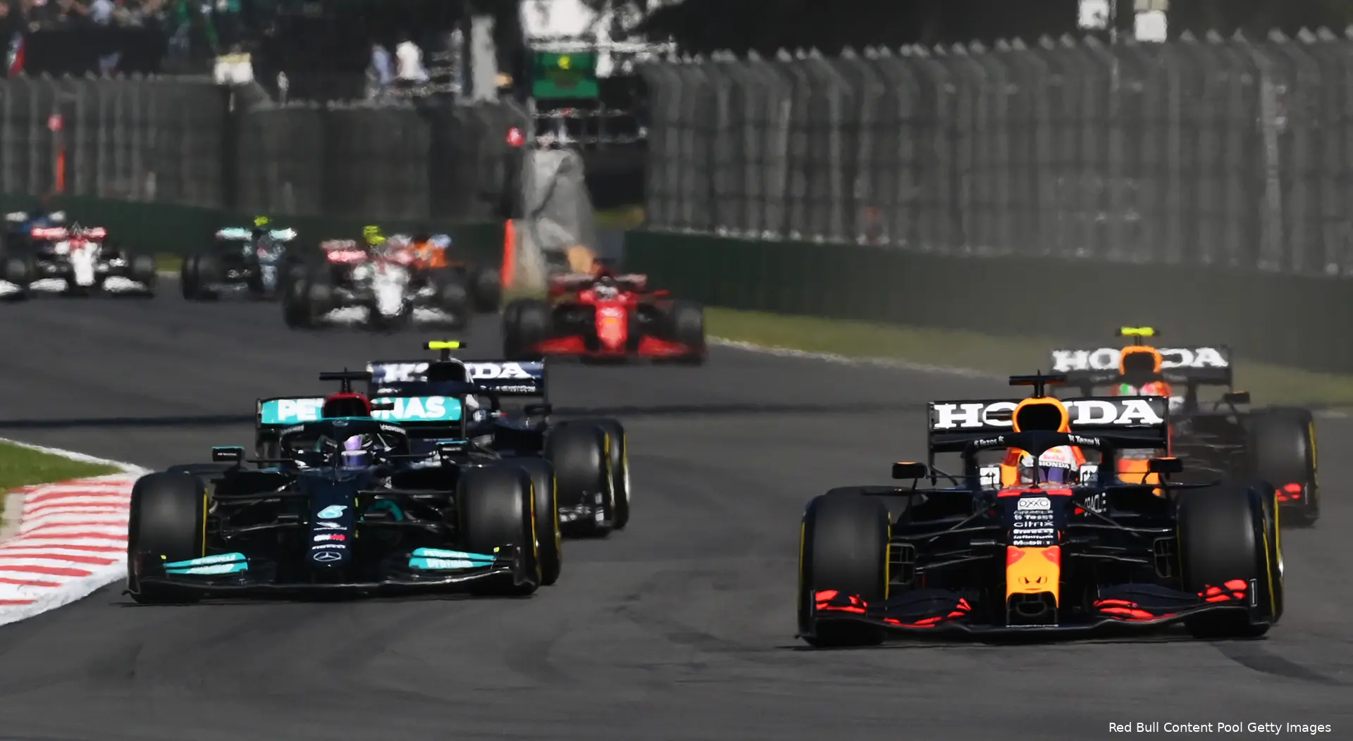 verstappen hamilton bottas mexico bocht 1 max