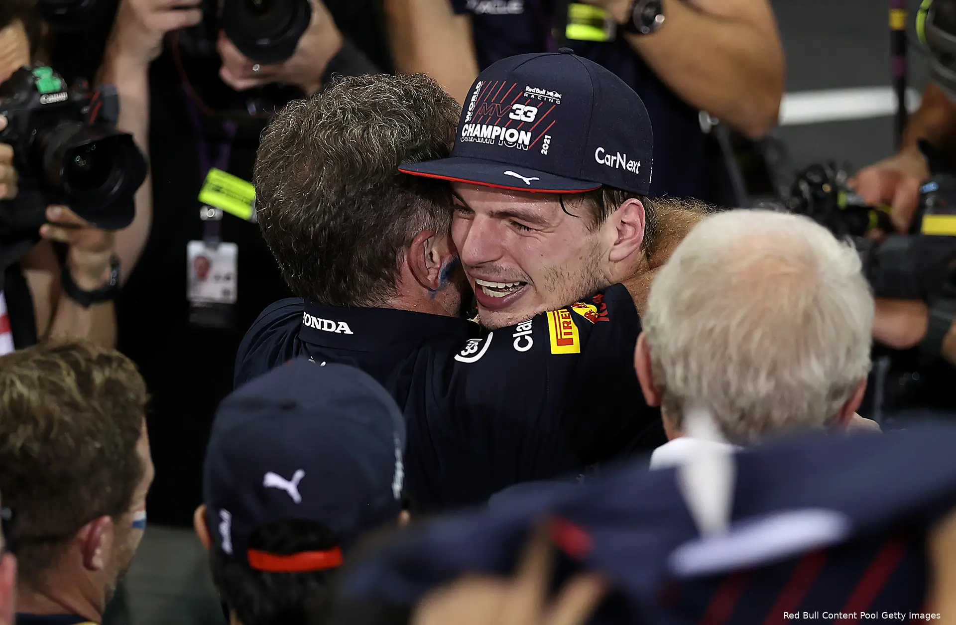 Max Verstappen Christian Horner knuffel
