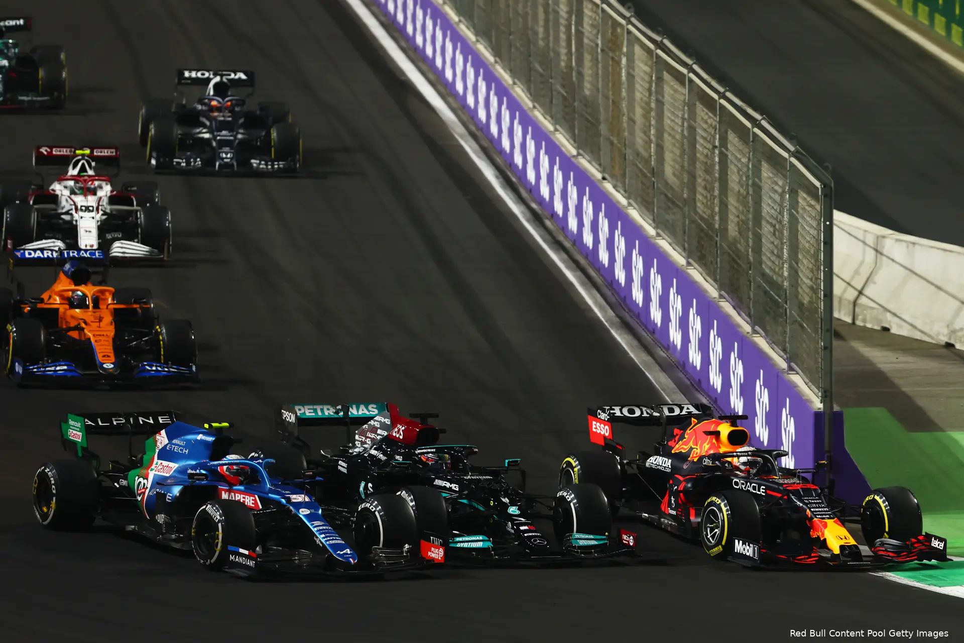 verstappen inhaalactie grid veld fia teams red bull mercedes saoedi arabie fia