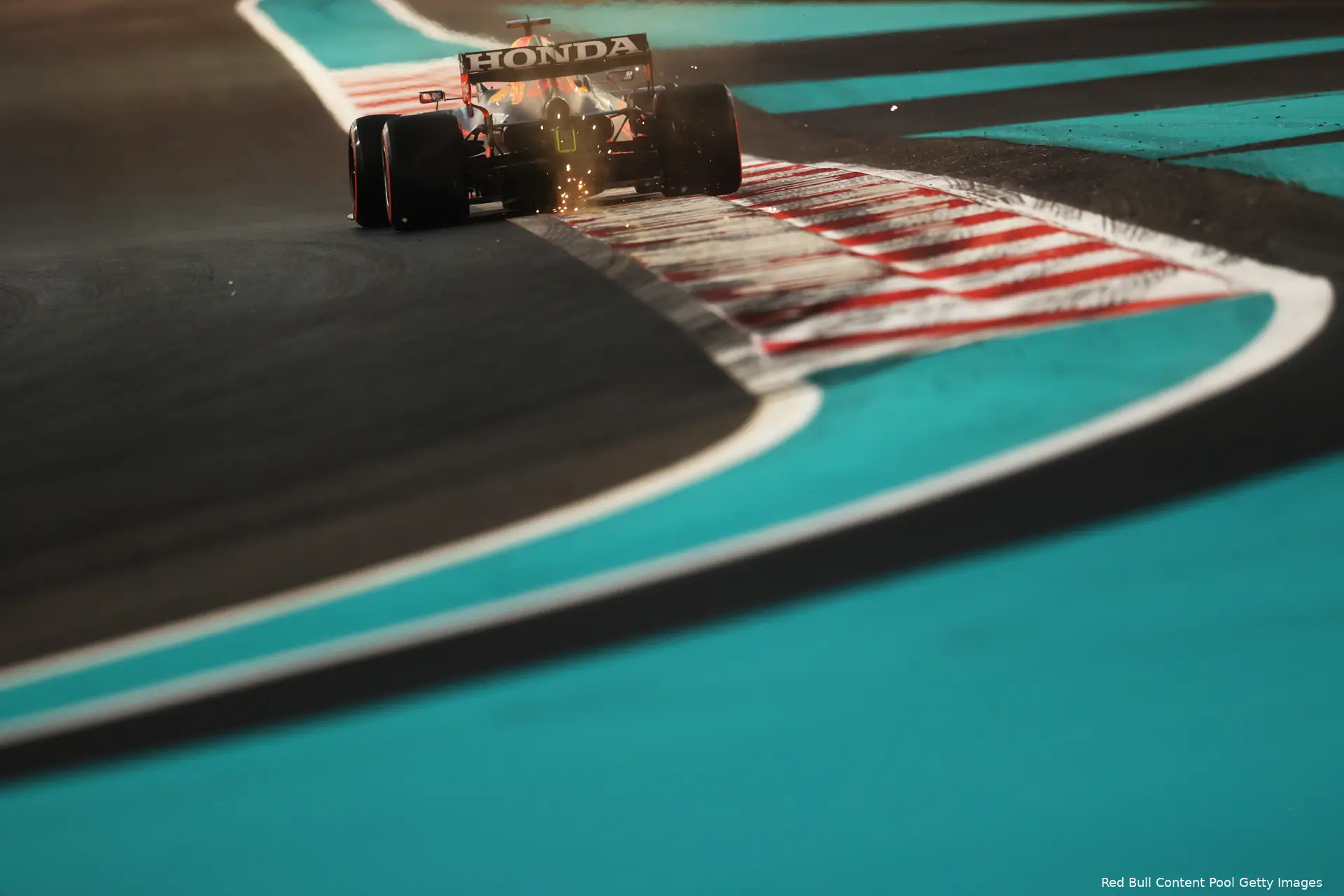 Verstappen VT sparks Abu Dhabi 2021