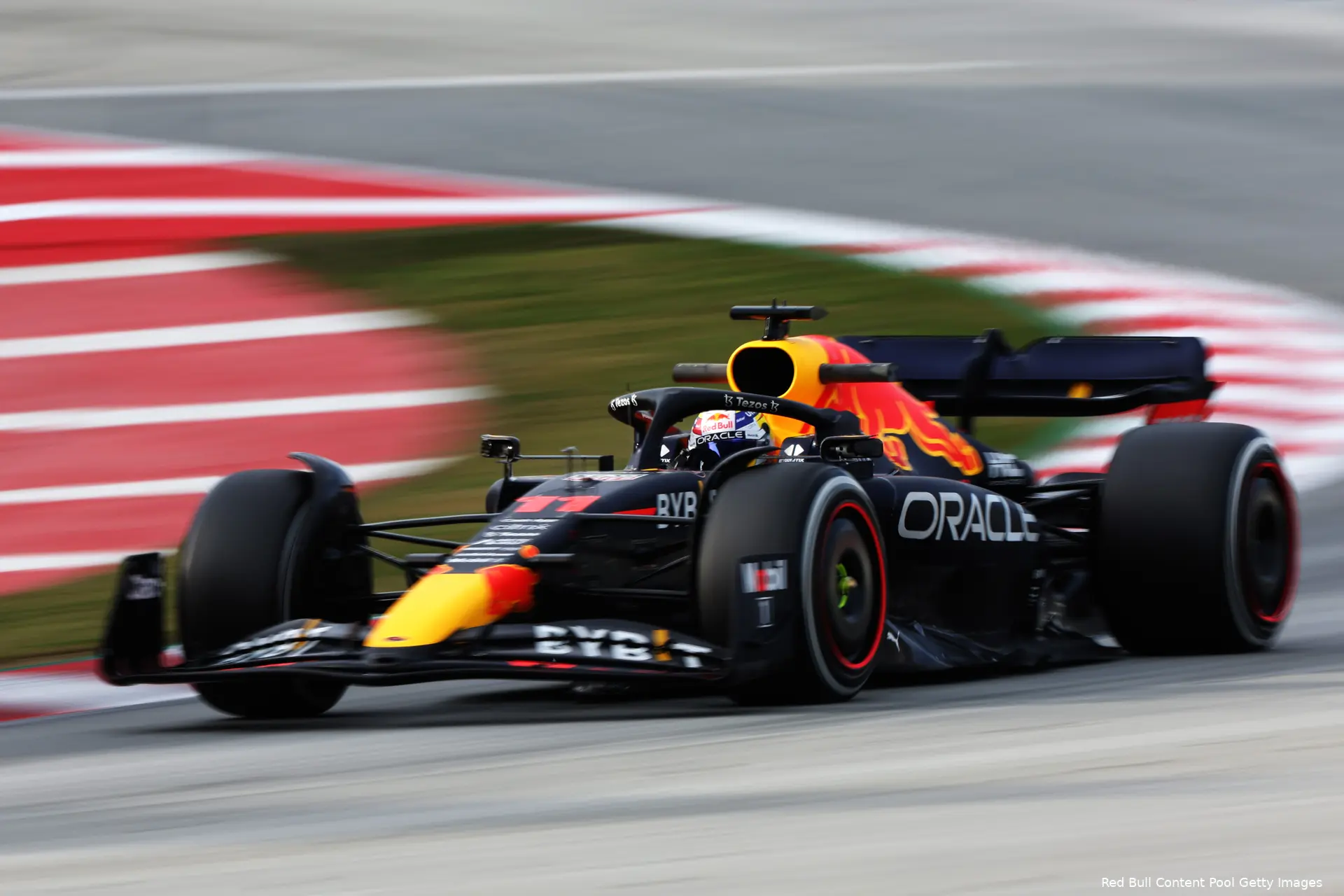 Sergio Pérez RB18 Red Bull Racing Test Barcelona