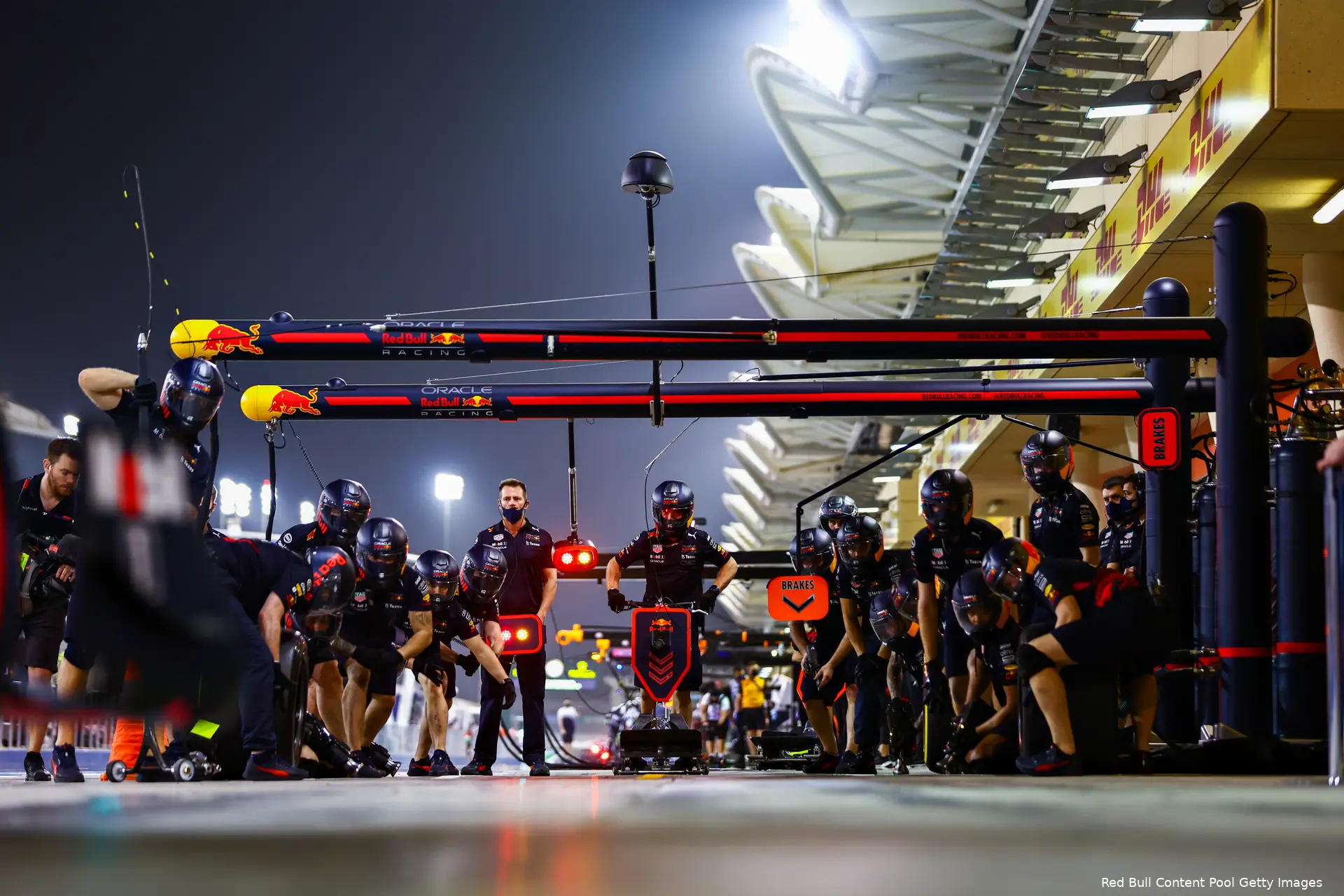 red bull racing pitstraat bahrein
