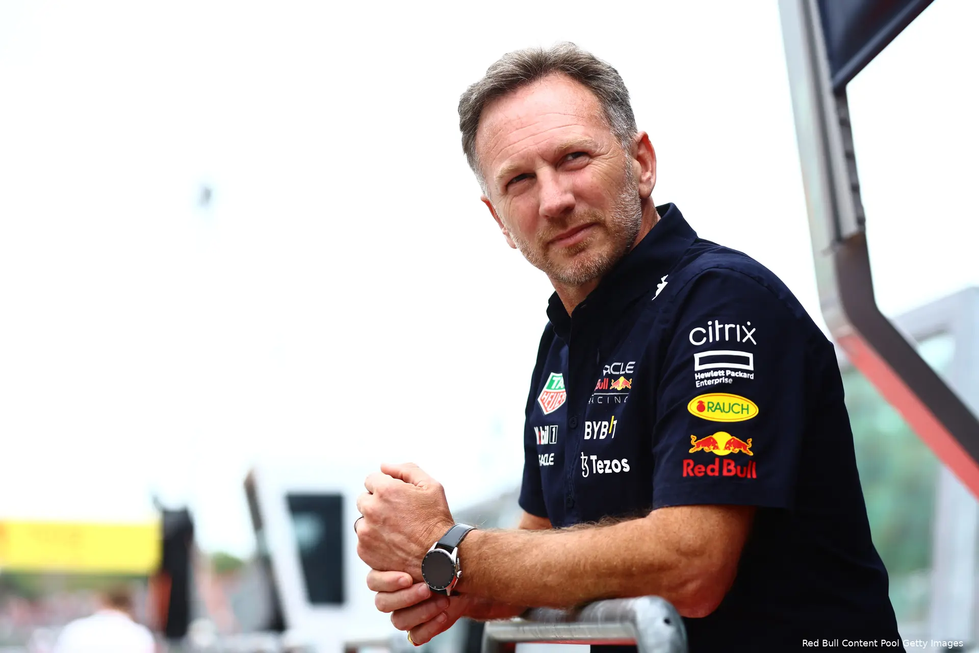Horner kijkend sprintrace Imola 2022