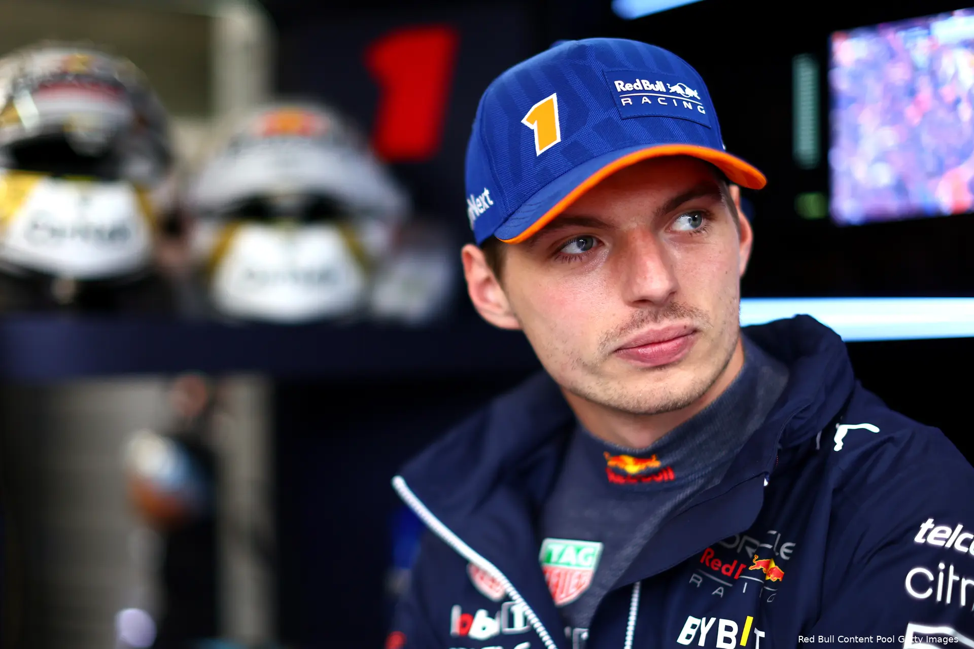Verstappen kijkend kwalificatie Belgie 2022