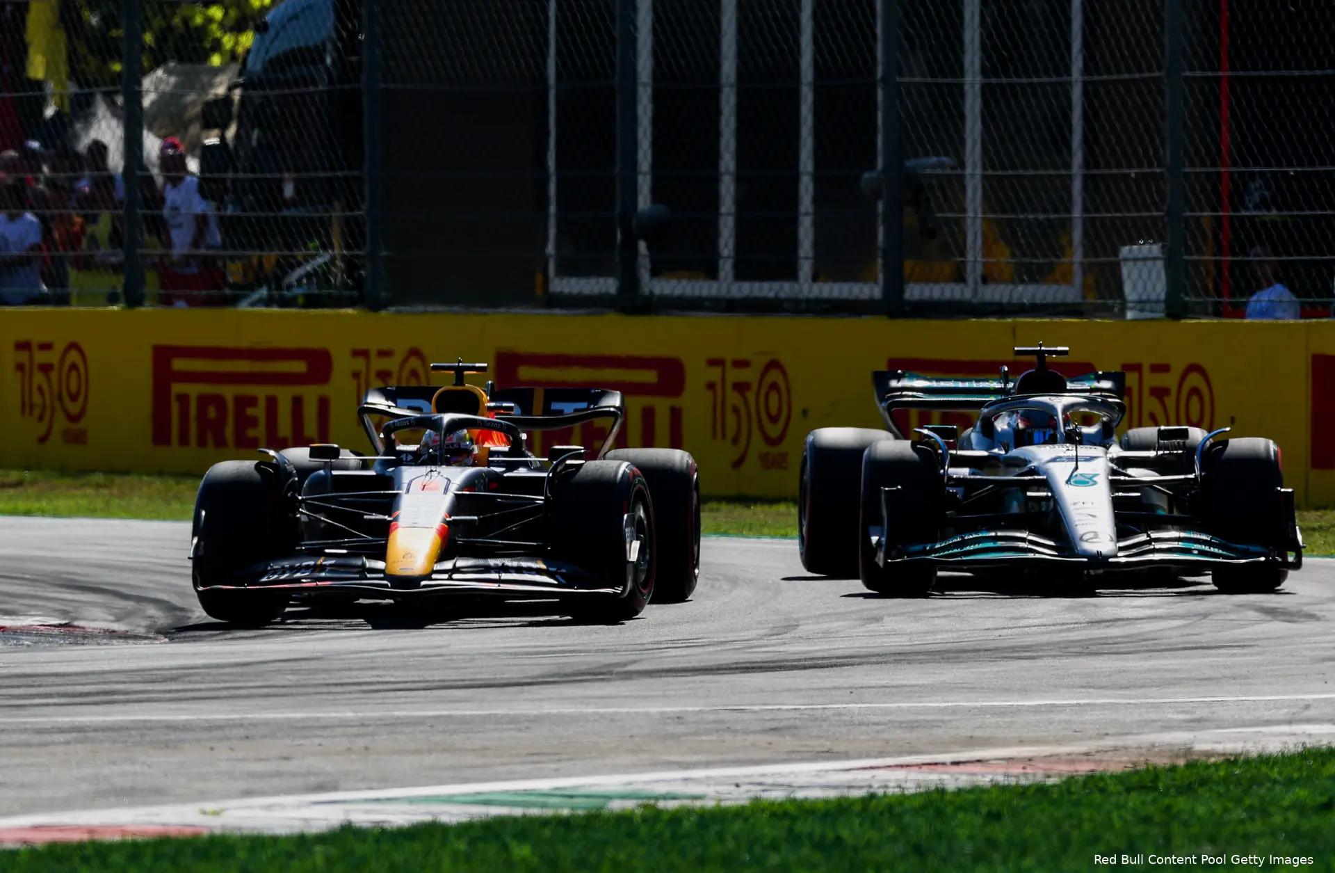max verstappen george russell rb18 red bull racing w13 mercedes f1 gp italie 2022