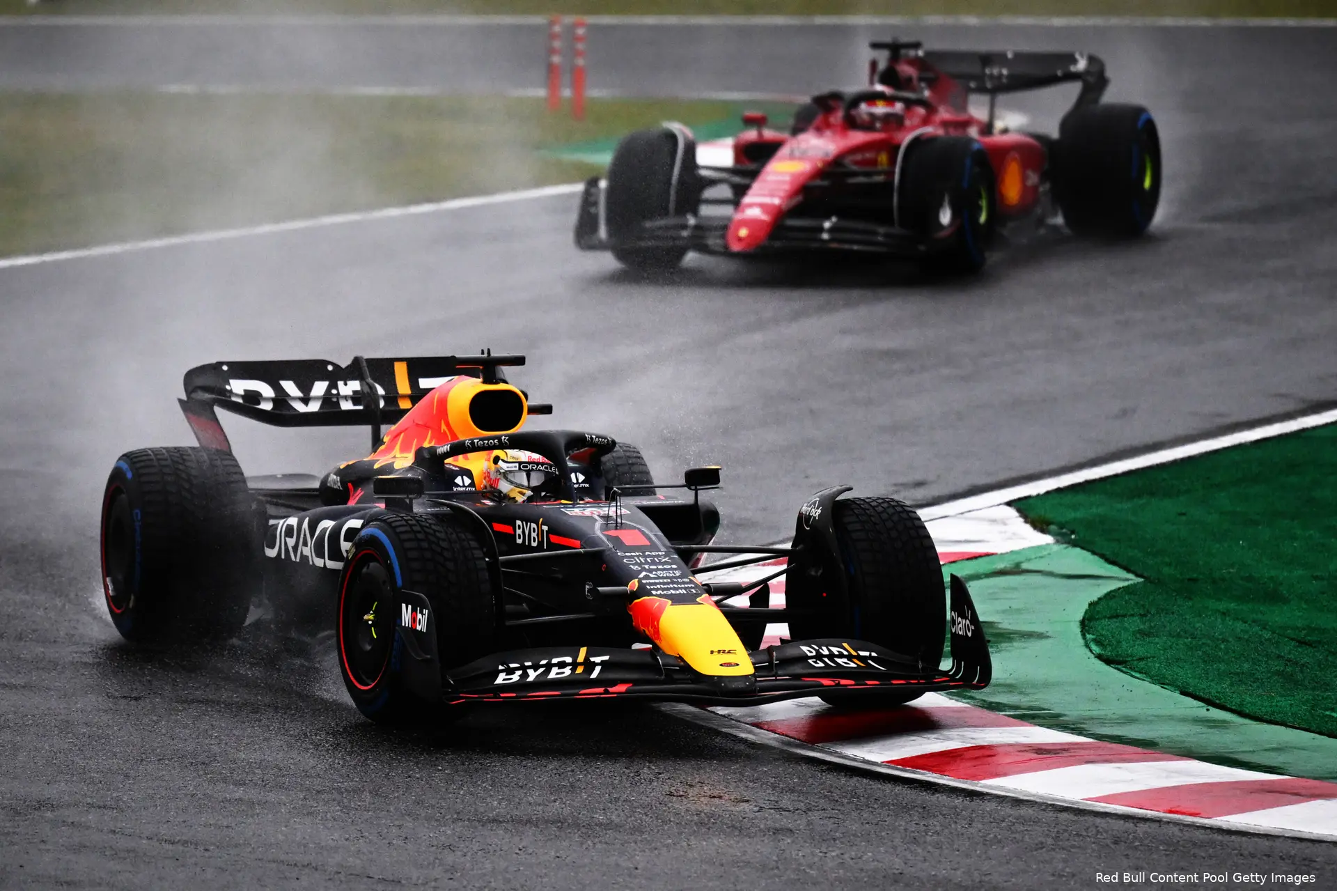 charles leclerc max verstappen f1 75 rb18 ferrari red bull racing gp japan 2022