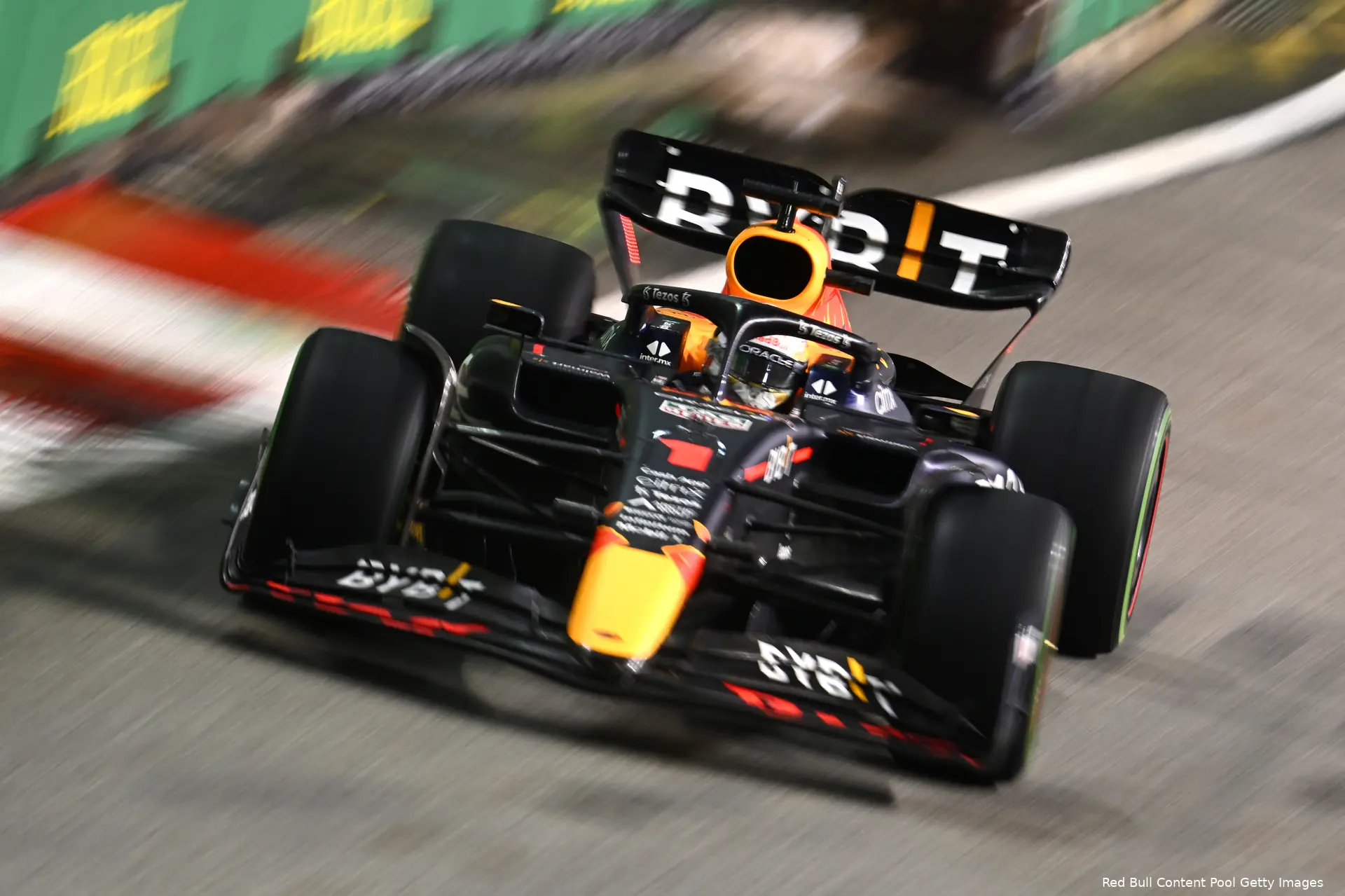Max Verstappen RB18 Red Bull Racing F1 GP Singapore 2022