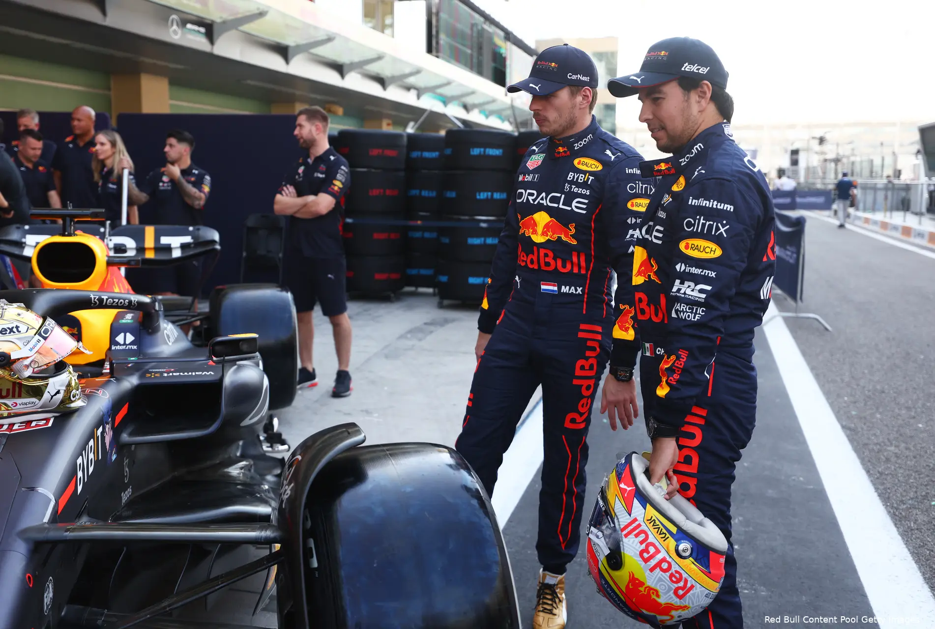 Sergio Pérez Max Verstappen RB18 Red Bull Racing F1 GP Abu Dhabi 2022