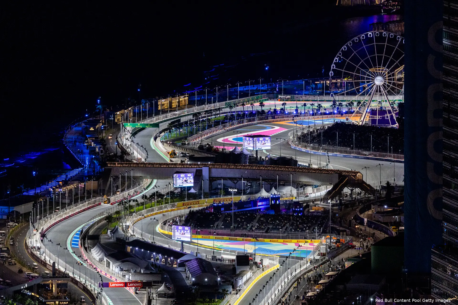 Er is een lange pauze doordat de races in Bahrein en Saoedi-Arabië niet doorgaan.