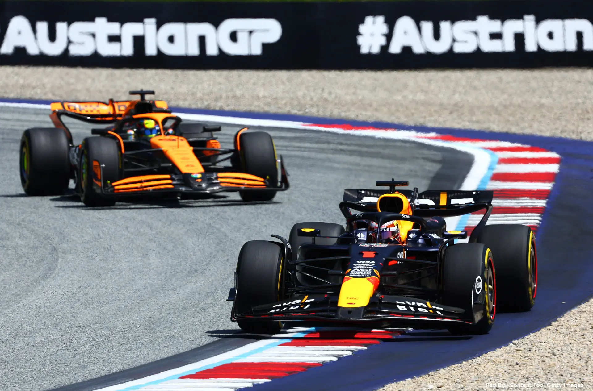 max verstappen lmclaren redbullracing gevecht sprint