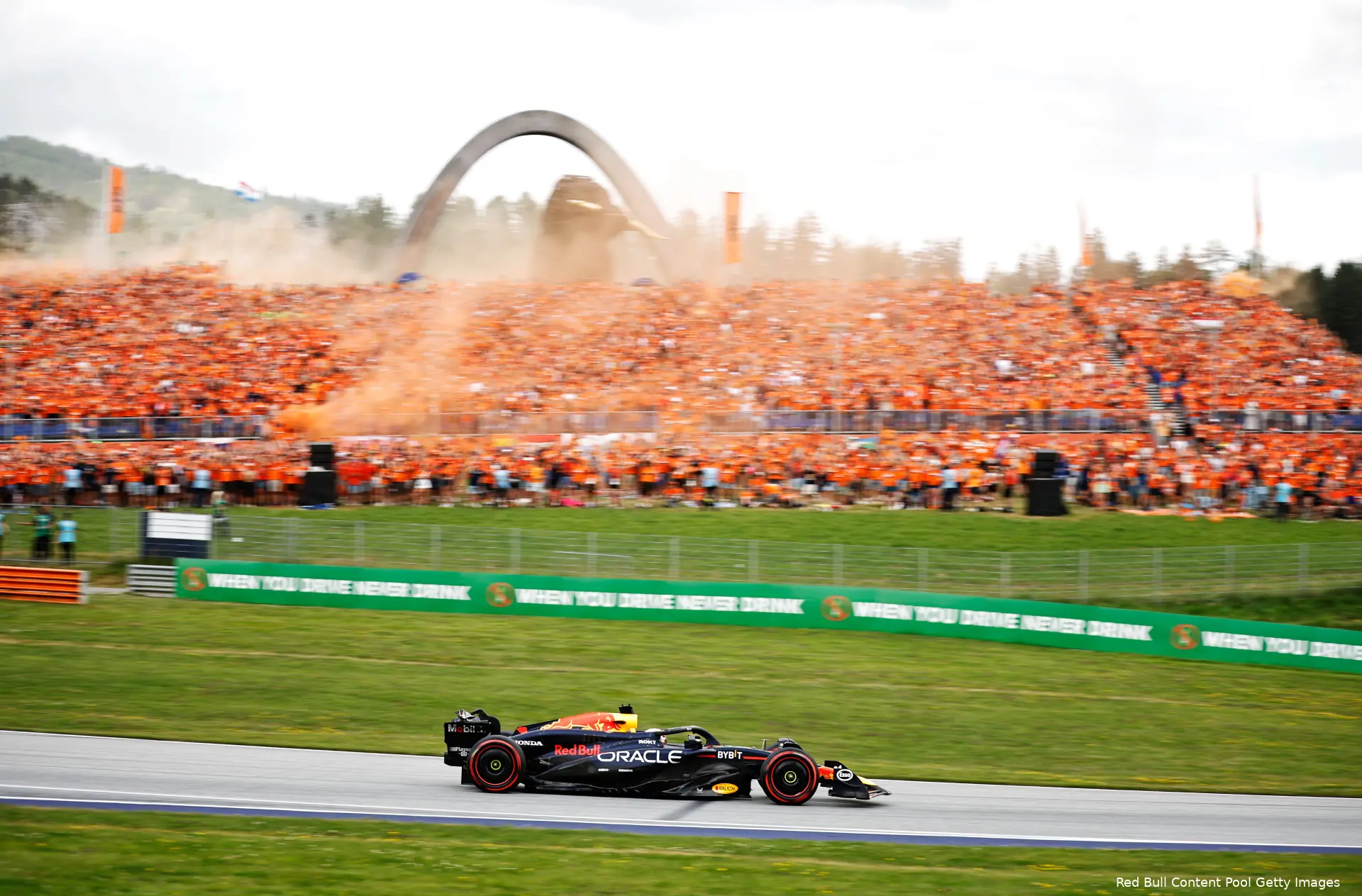 max verstappen oostenrijk red bullpracing race zondag