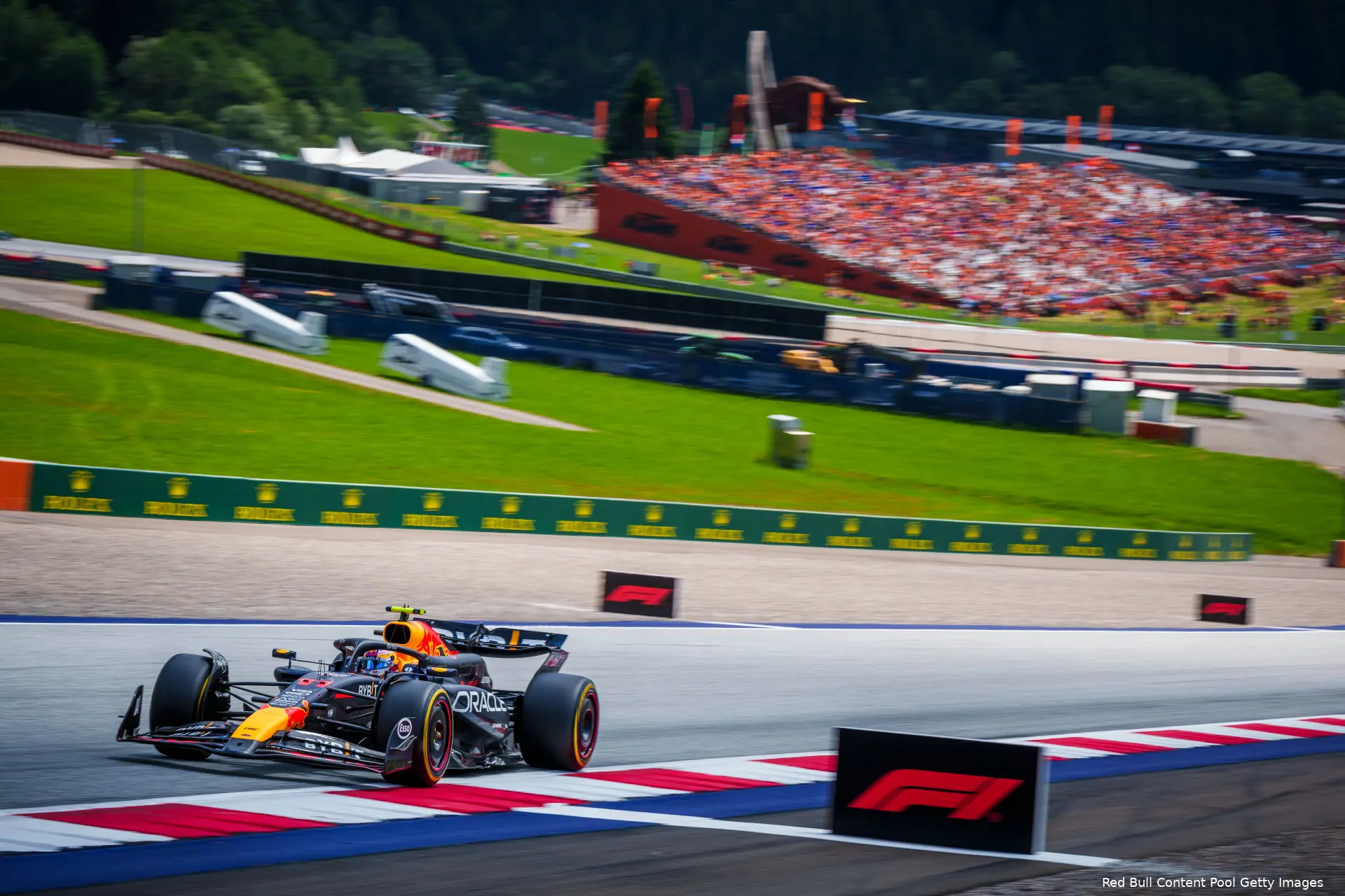 sergio perez red bull racing rb20 oostenrijk 2