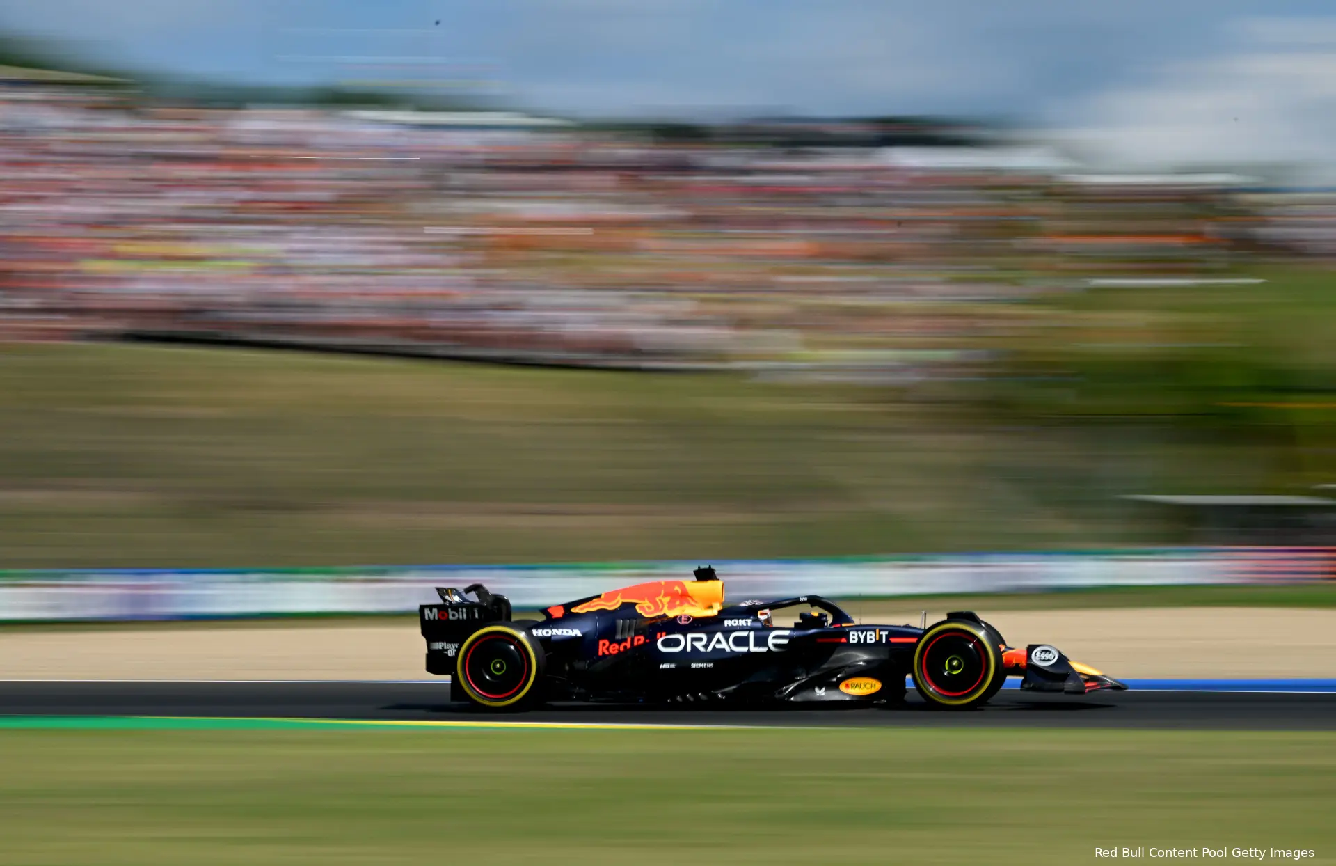 max verstappen racedag hongarije 2024 redbullracing