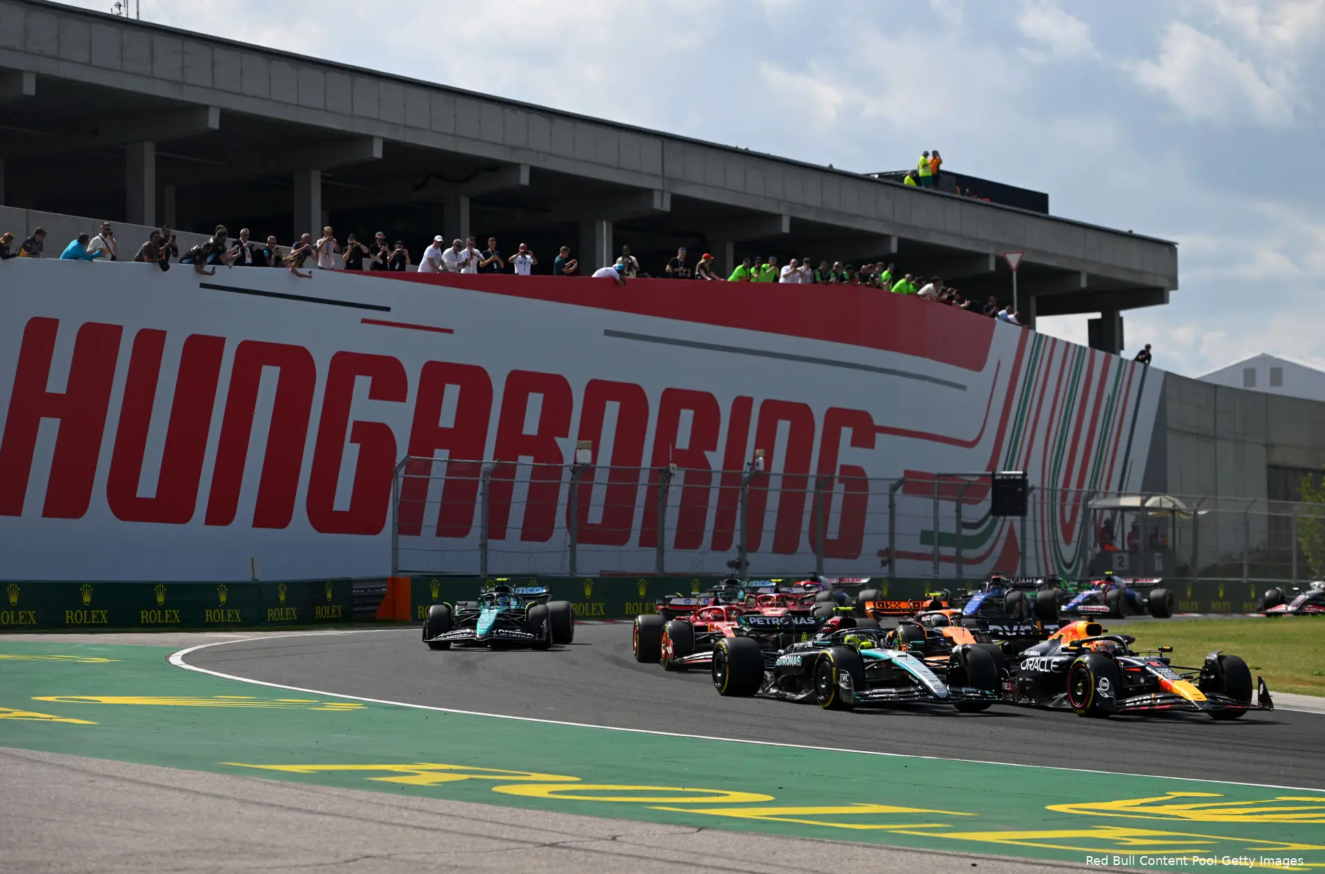 max verstappen racedag hongarije 2024 redbullracing