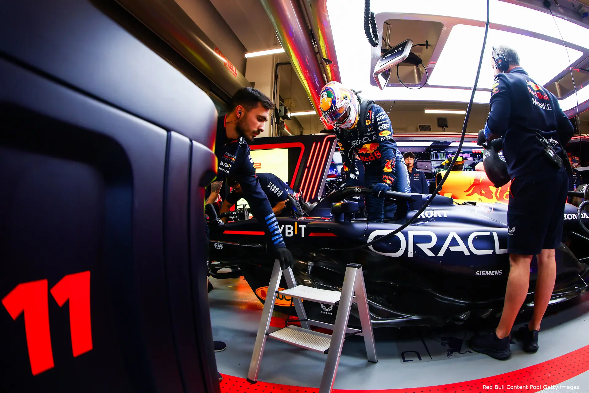 sergio perez rb20 red bull racing las vegas 11238 1 uitstappen