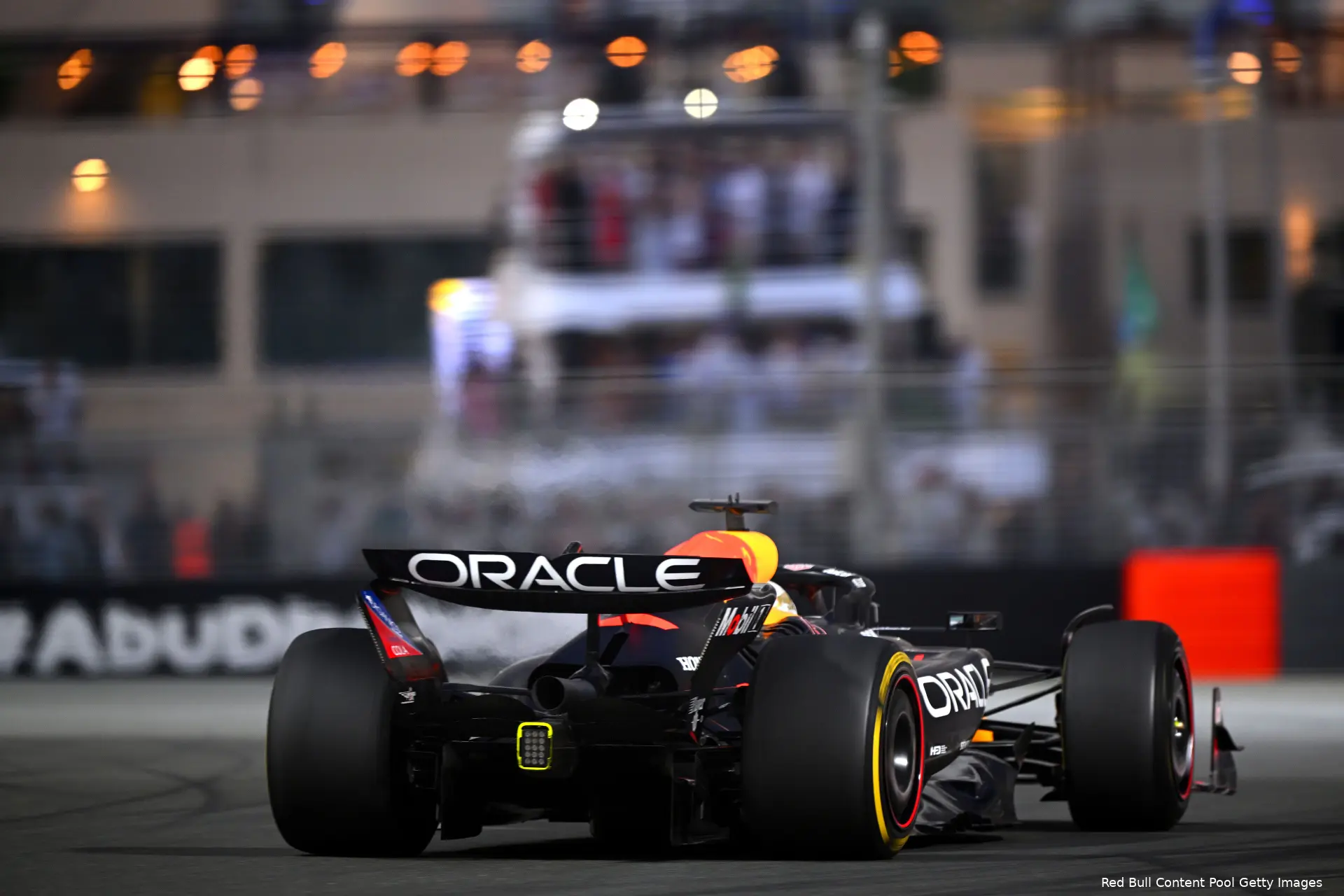 max verstappen rb20 red bull racing donker abu dhabi 2024 1 achtervleugel 6