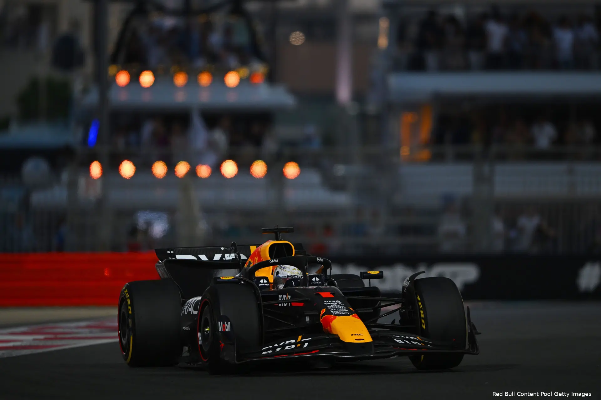 max verstappen rb20 red bull racing donker abu dhabi 2024 12