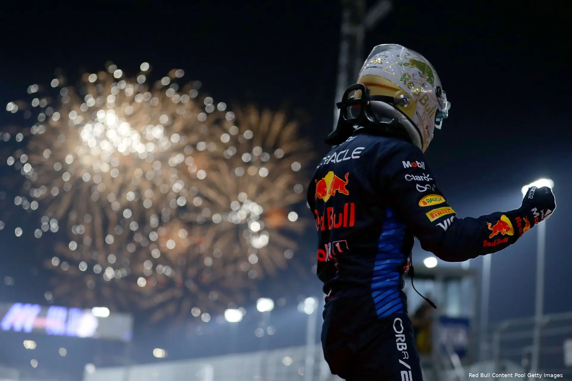 max verstappen red bull racing qatar win zege podium 1 vuurwerk mooi
