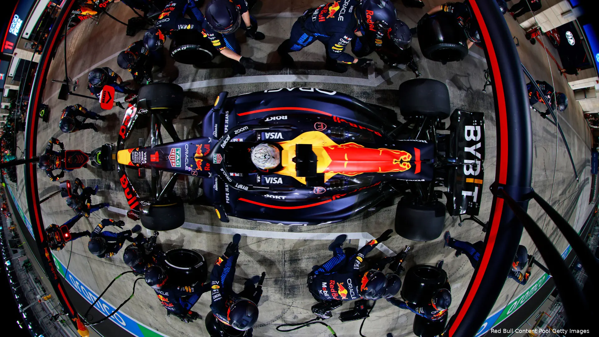 max verstappen red bull racing rb20 qatar pitstop 13