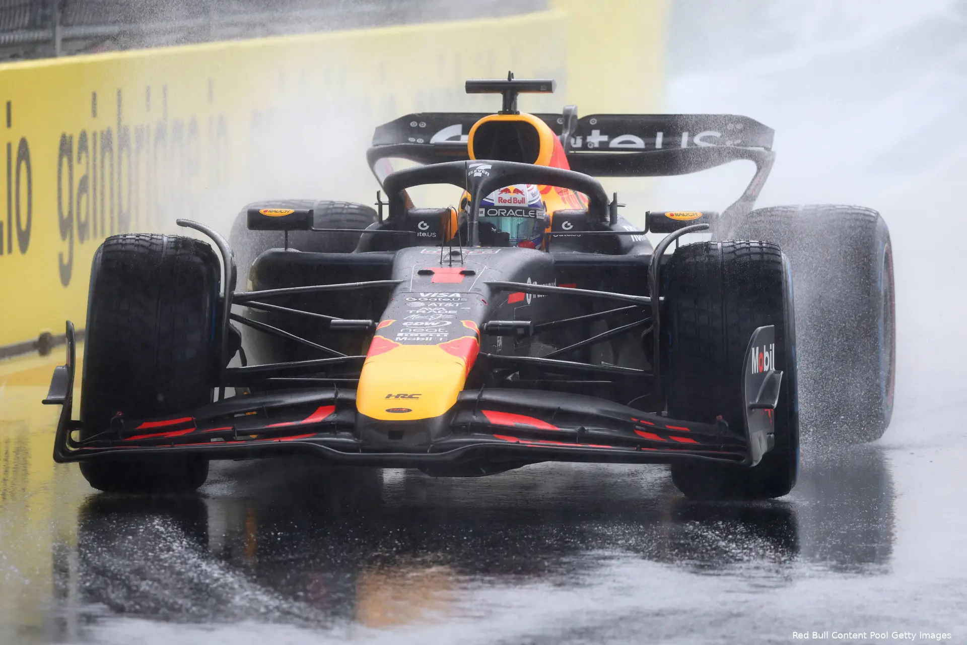 red bull racing max verstappen gp miami 2025 zaterdag regen spray