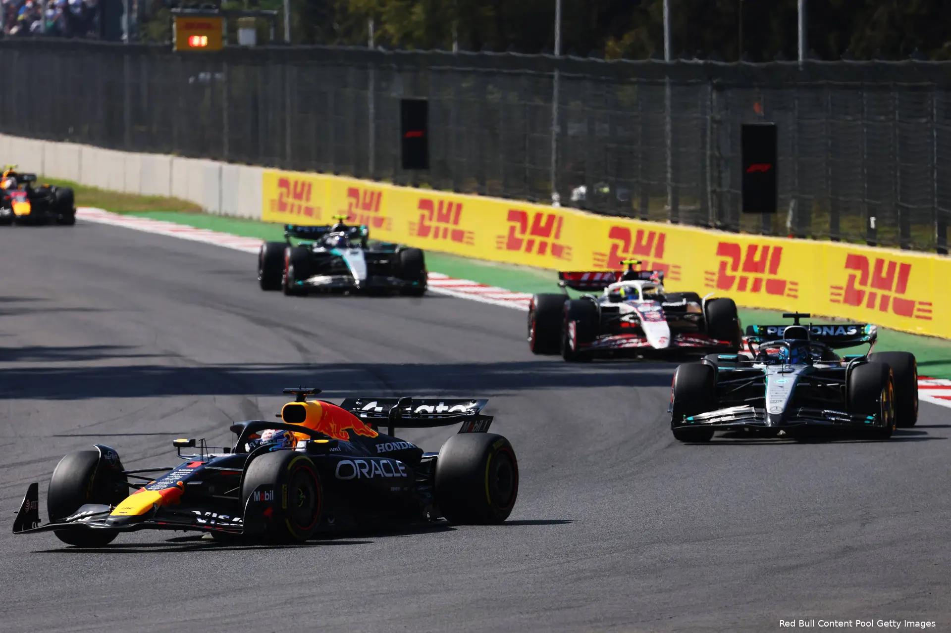 george-russell-mercedes-oliver-bearman-haas-kimi-antonelli-max-verstappen-red-bull-racing-mexico-zondag-2025