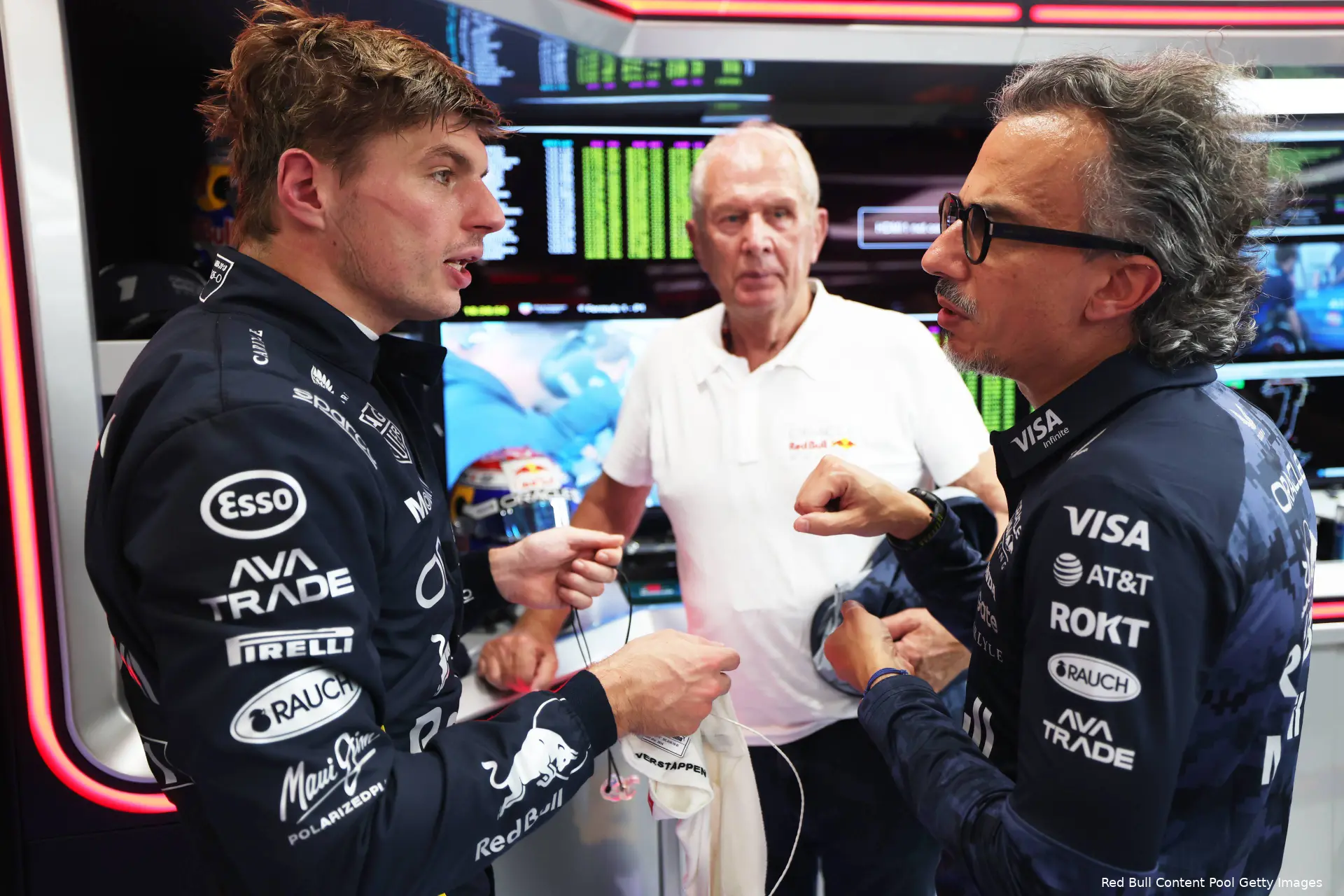 helmut-marko-laurent-mekies-max-verstappen-red-bull-racing-vrijdag-singapore-2025