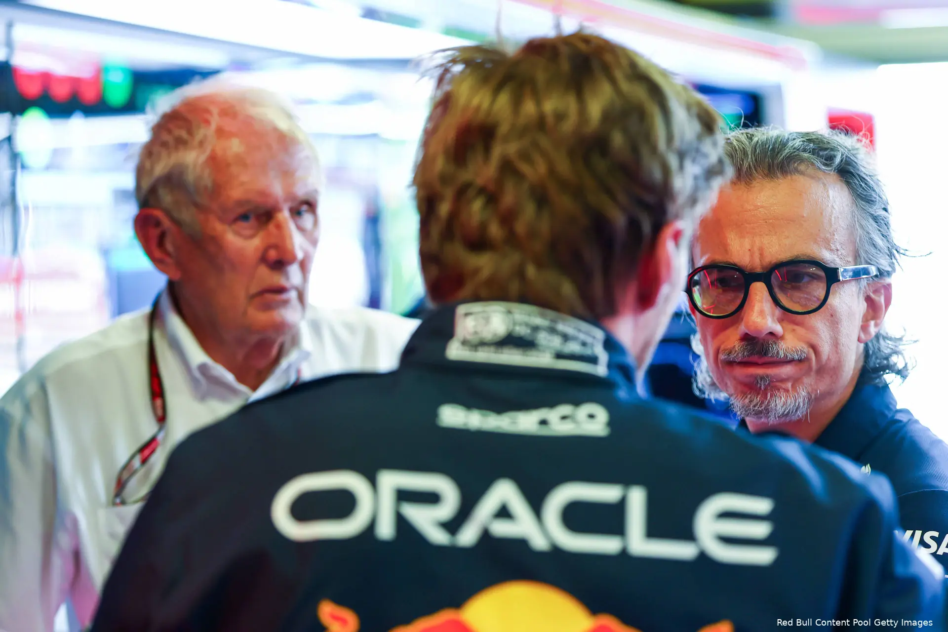 max-verstappen-laurent-mekies-helmut-marko-red-bull-racing-gp-2025-zaterdag-4