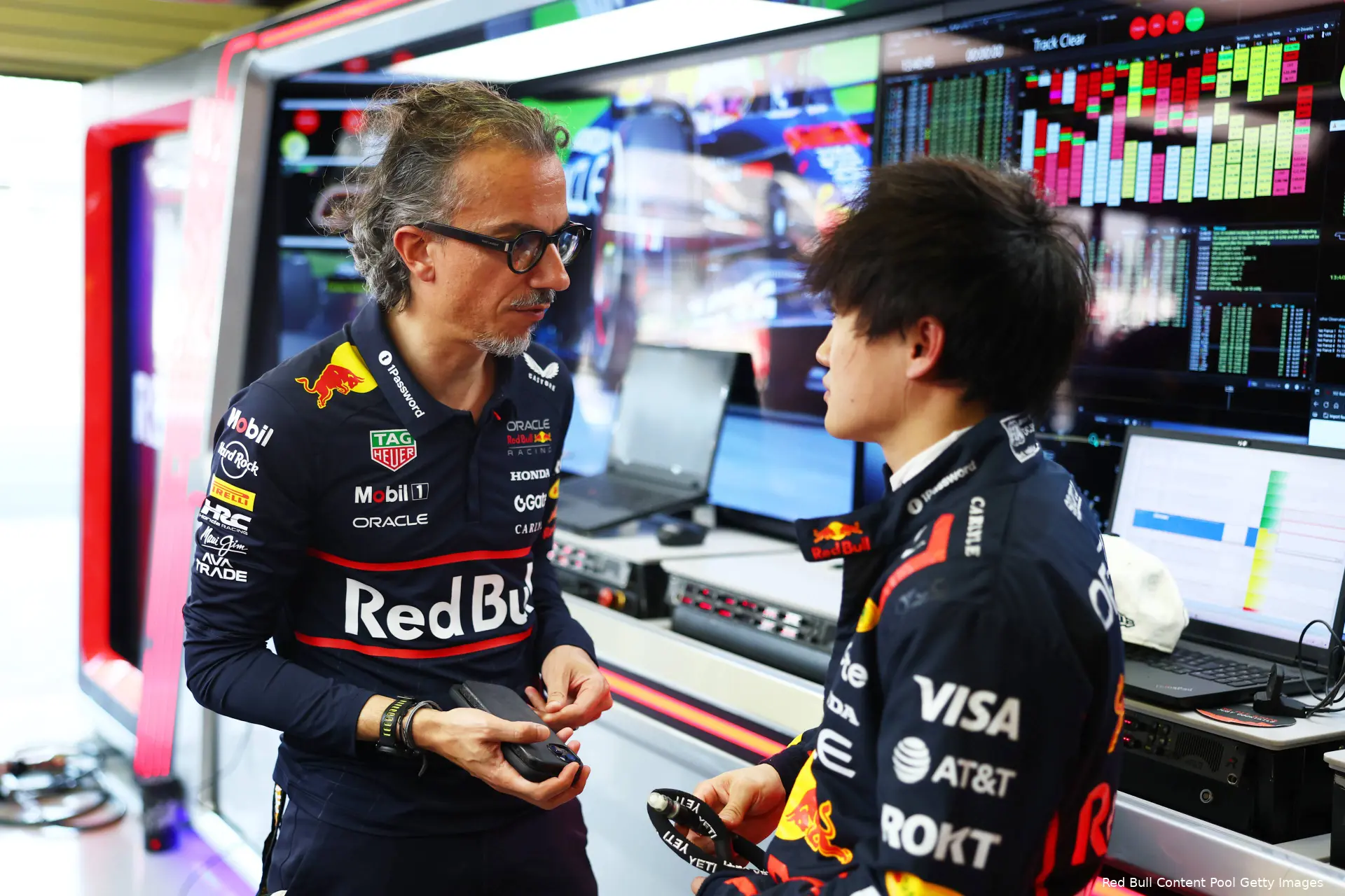 yuki-tsunoda-laurent-mekies-red-bull-racing-gp-mexico-2025-vrijdag