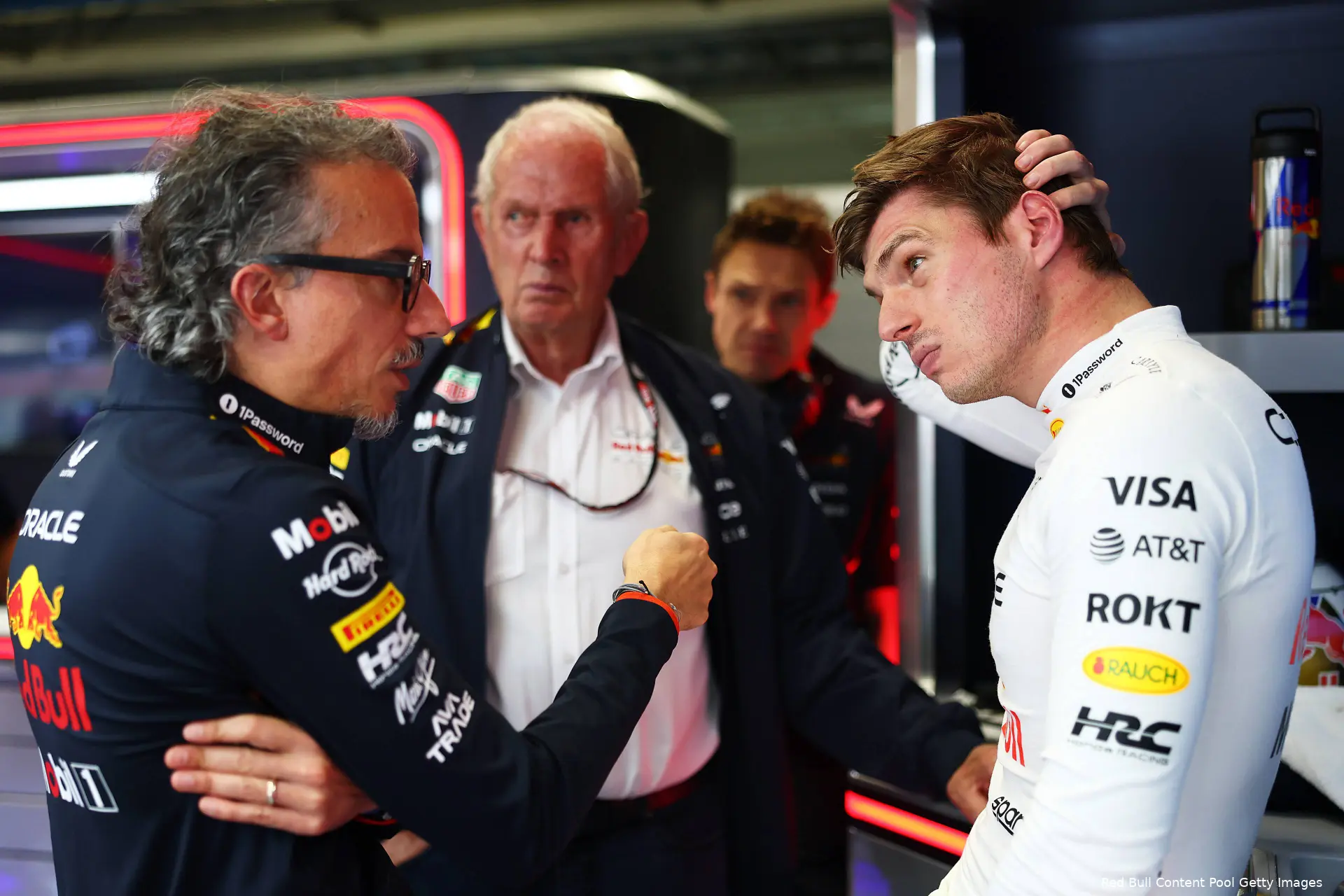 max-verstappen-red-bull-racing-gp-sao-paulo-brazilie-2025-vrijdag-helmut-marko-laurent-mekies