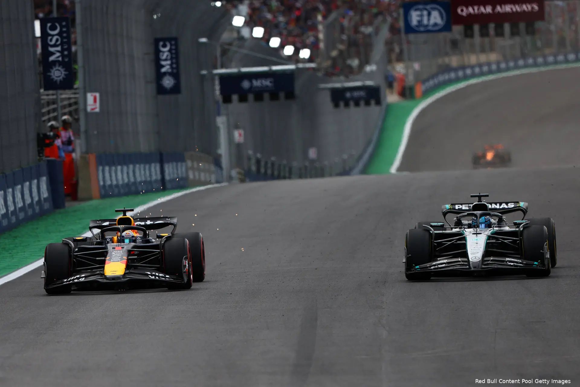 max-verstappen-red-bull-racing-gp-sao-paulo-brazilie-2025-zondag-george-russell-mercedes