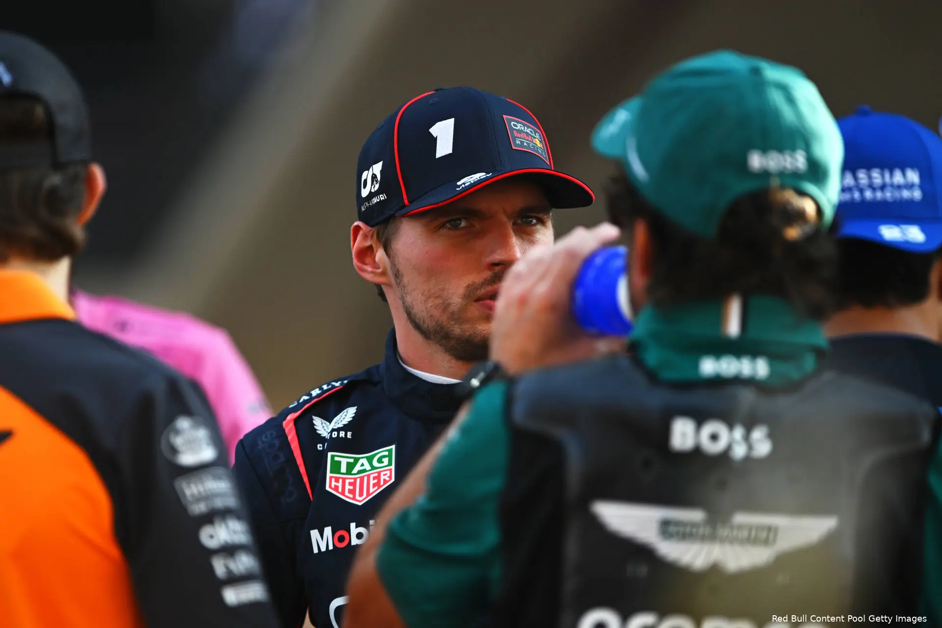 max-verstappen-red-bull-racing-gp-abu-dhabi-2025-zondag-fernando-alonso