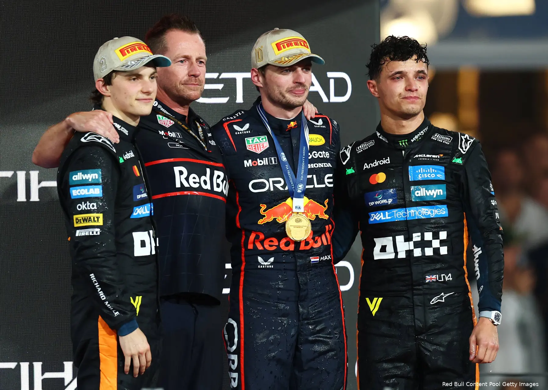 max-verstappen-red-bull-racing-gp-abu-dhabi-2025-zondag-mclaren-lando-norris-oscar-piastri