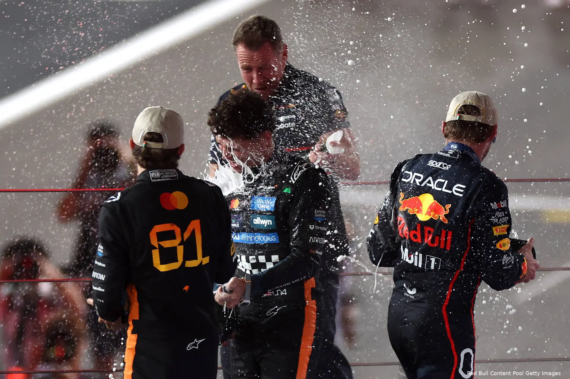 max-verstappen-red-bull-racing-gp-abu-dhabi-2025-zondag-mclaren-oscar-piastri-lando-norris