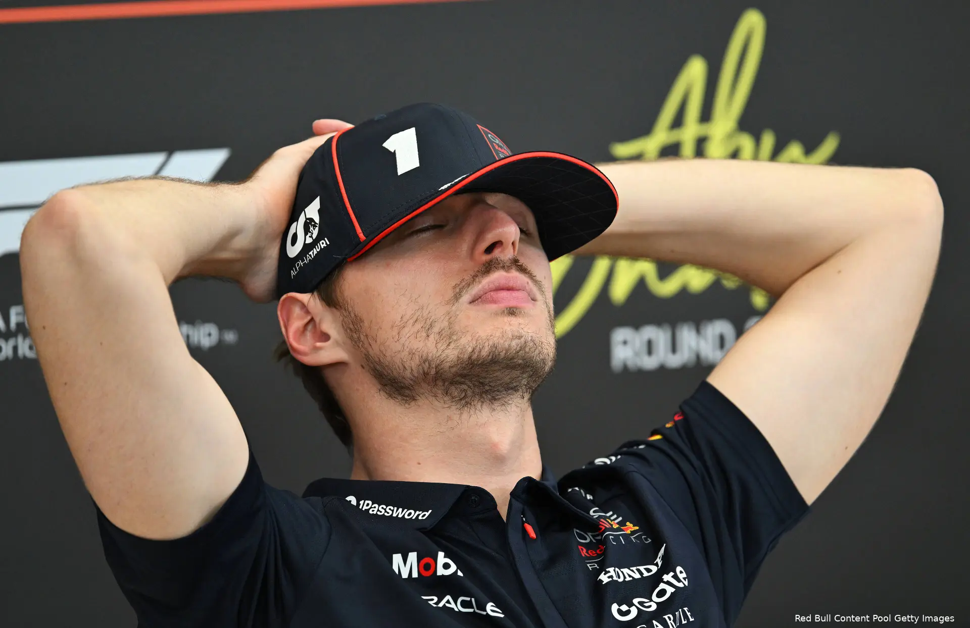 max-verstappen-red-bull-racing-gp-abu-dhabi-2025-zondag-slaap-moe